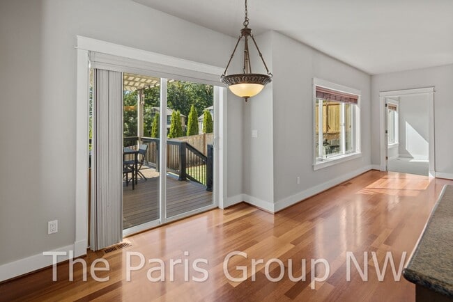 Building Photo - Stunning 3438sf Newcastle Craftsman Near T...