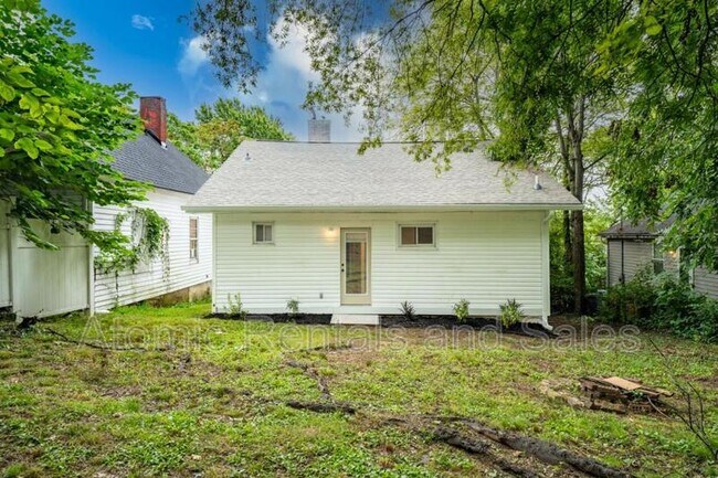 Building Photo - 411 James Ave