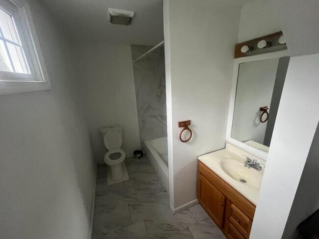 Building Photo - 195 Campbell Park