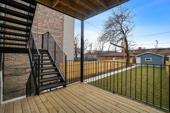 Building Photo - 4342 W Maypole Ave