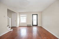 Building Photo - 2 BED, 1 BATH BEAUTIFUL SINGLE FAMILY HOME!