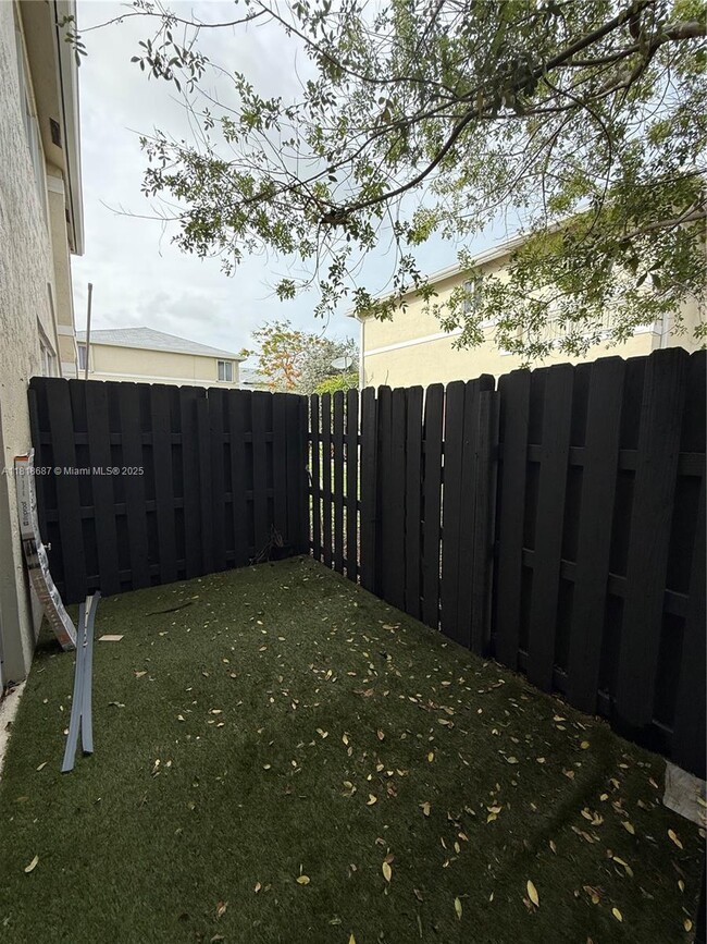 Building Photo - 835 NE 212th Terrace