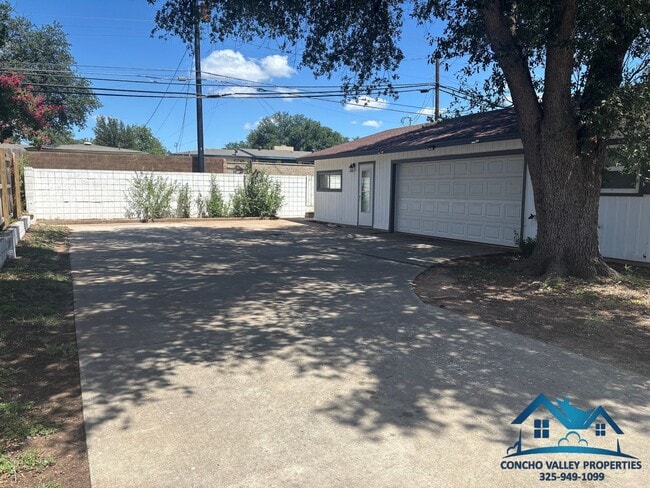 Building Photo - For Rent - 4 Bed/2 Bath near ASU