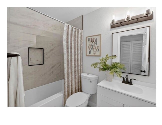Building Photo - Available NOW! Beautiful updated home, 4+2, 2 car garage