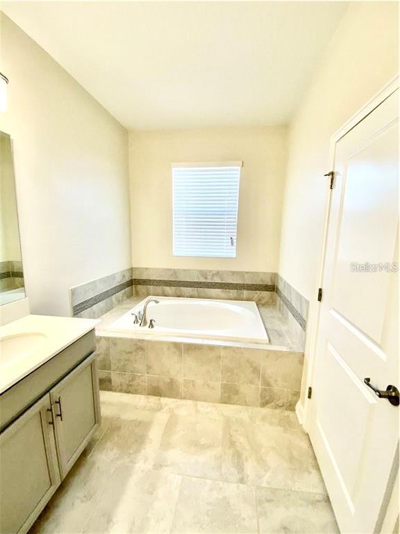 Building Photo - 1498 Bunker Dr