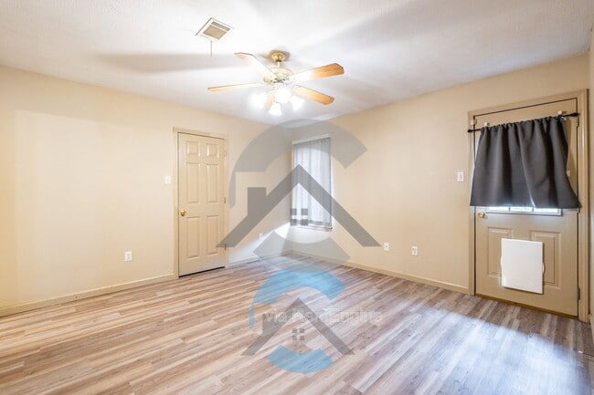 Building Photo - 1735 Monaco Dr