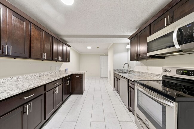 Building Photo - 235 Savely Dr