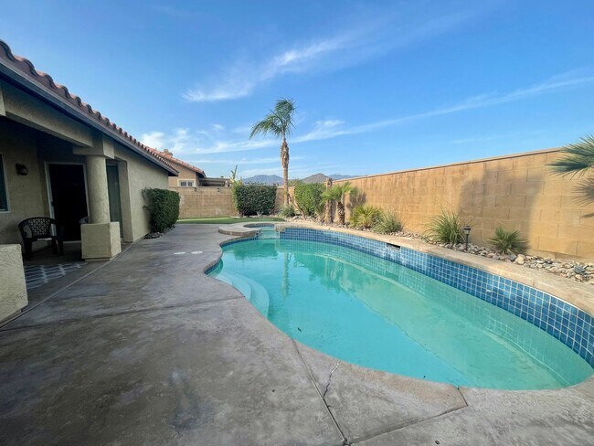 Building Photo - COMING SOON!!! Beautiful 3 Bedroom, 2 Bathroom + Den Residence in the Heart of La Quinta!