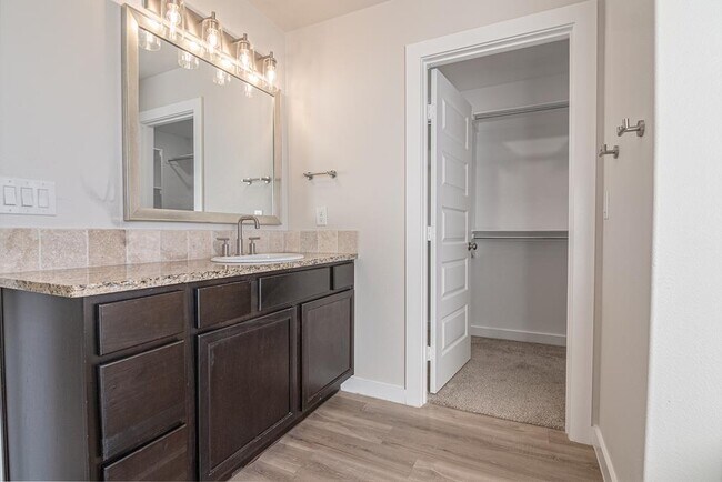 Building Photo - 6106 Purtis Crk Dr