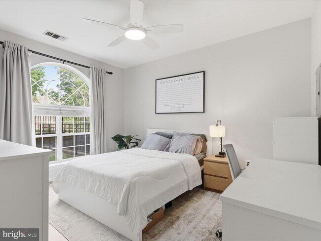 Building Photo - 4560 Strutfield Ln