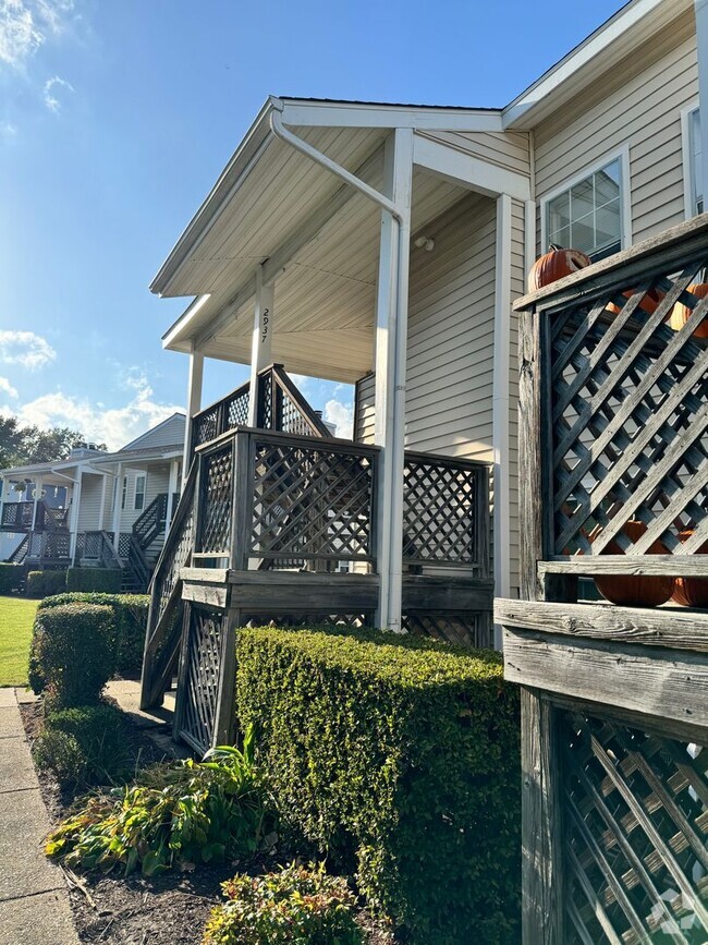 Building Photo - Arbor Brook