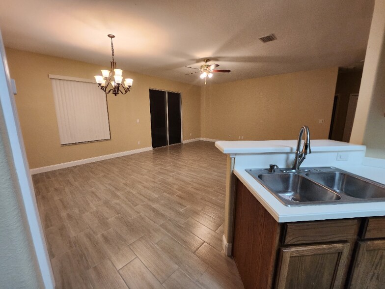 Building Photo - 8365 104th Ct