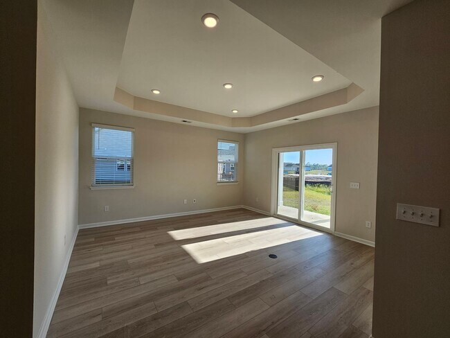 Building Photo - 2215 Flatleaf Ct
