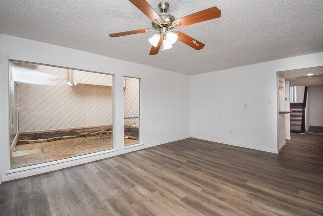 Building Photo - 7814 Candlegreen Ln