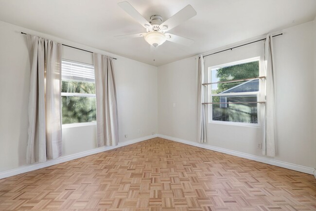 Building Photo - Move in special - same rate with lease to ...