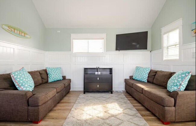 Building Photo - 68 Cobia St