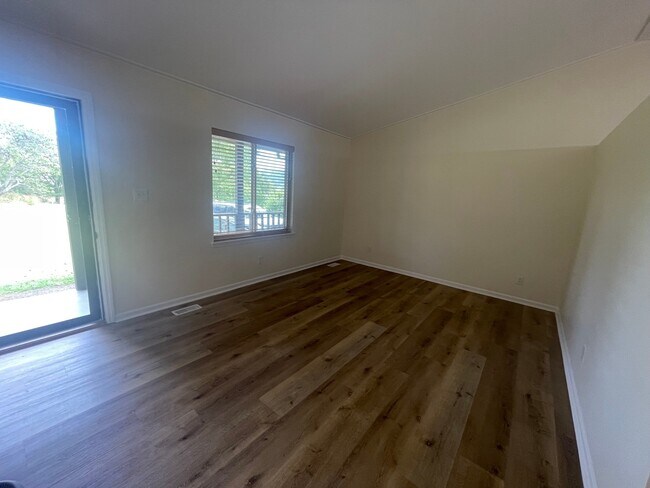 Building Photo - 4473 Moore Ln