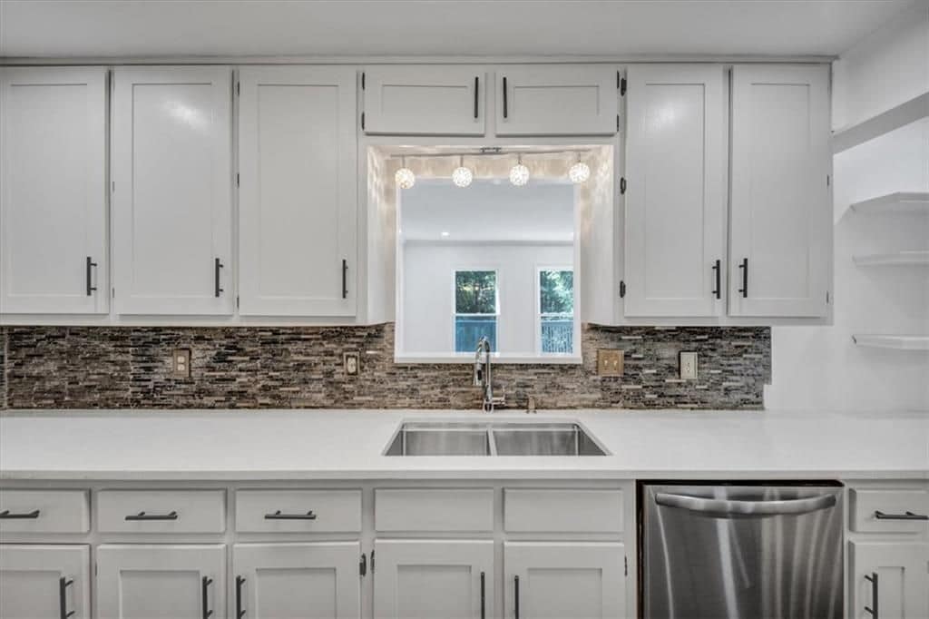 Building Photo - 172 Oak Forest Dr