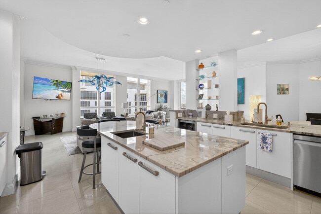 Building Photo - 3800 N Ocean Dr