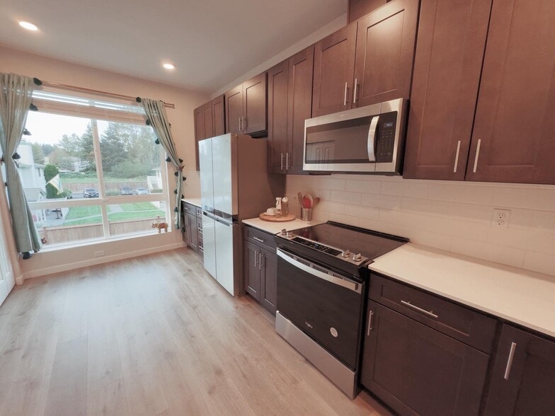 Building Photo - 1820 201st Pl SE