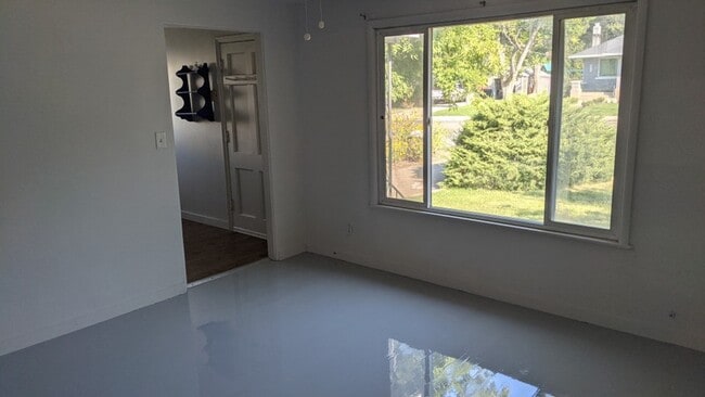 Building Photo - 2220 E 4500 S