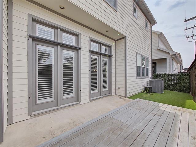 Building Photo - 704 18th St