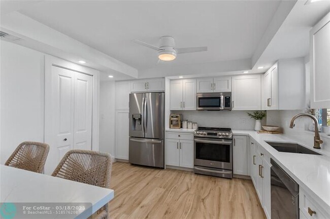 Building Photo - 3500 Galt Ocean Dr