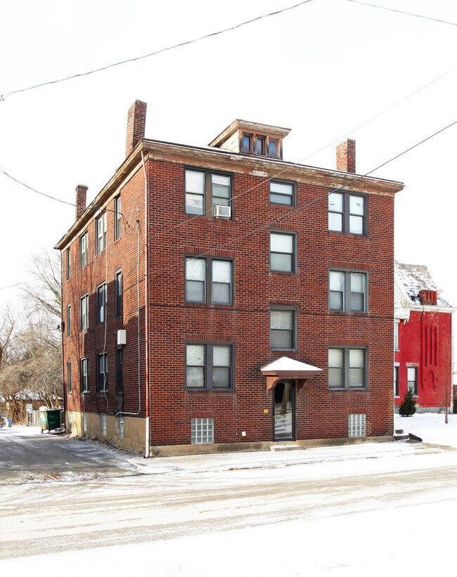 Primary Photo - 815 Pitt St