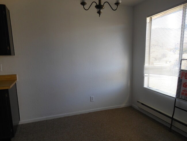 Building Photo - 368