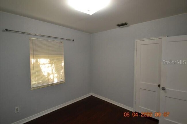 Building Photo - 2801 Sanders Dr