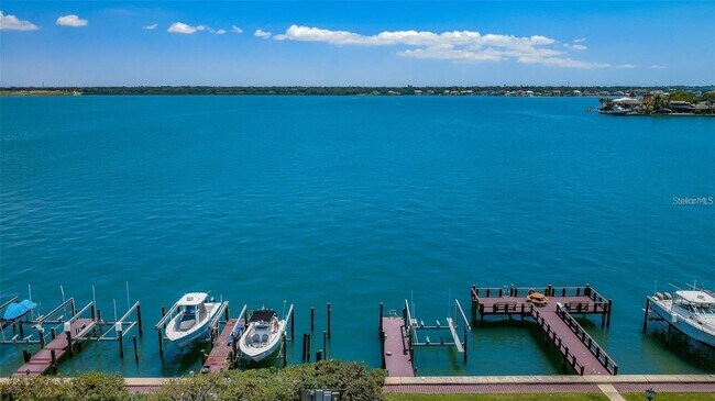 Building Photo - 240 Sand Key Estates Dr