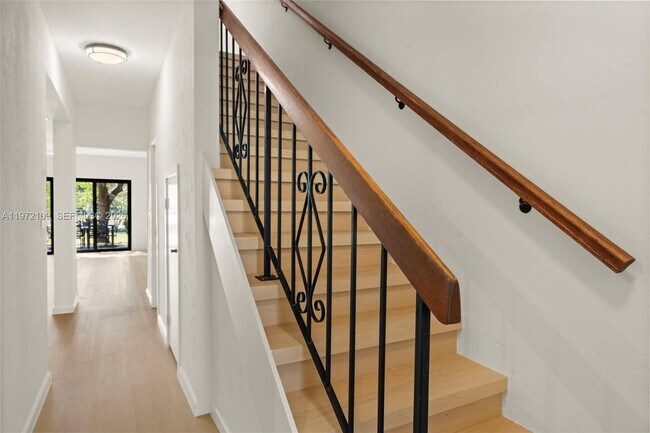 Building Photo - 9002 SW 62nd Terrace