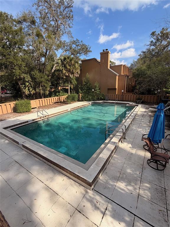 Building Photo - 233 Crown Oaks Way