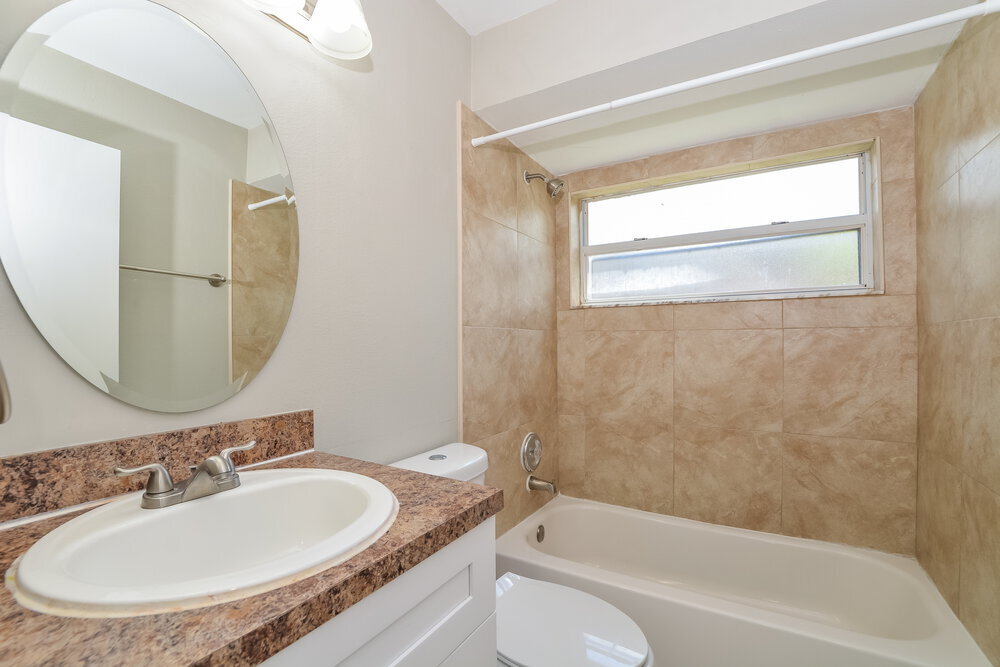 Building Photo - 1176 Countrywind Dr