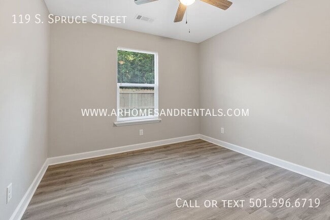 Building Photo - 119 S Spruce St