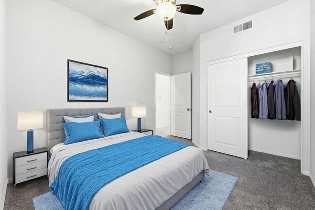 Building Photo - 1460 Mockingbird Ct