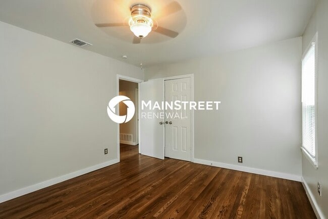Building Photo - 3 Bedroom Pet-Friendly Home in San Antonio...