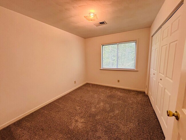 Building Photo - 401 Berryfield Ln