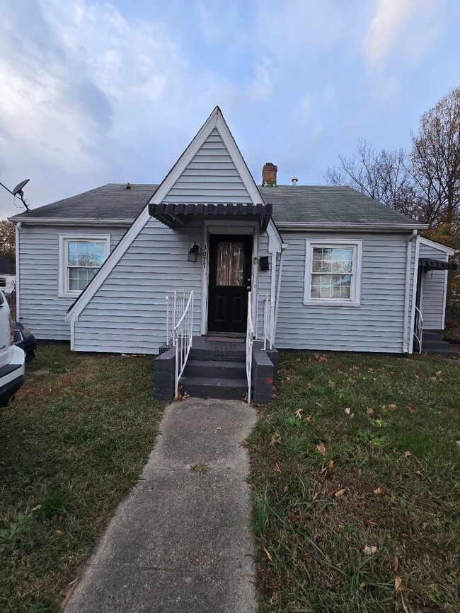 Building Photo - Cozy 2-Bedroom Home with Den!