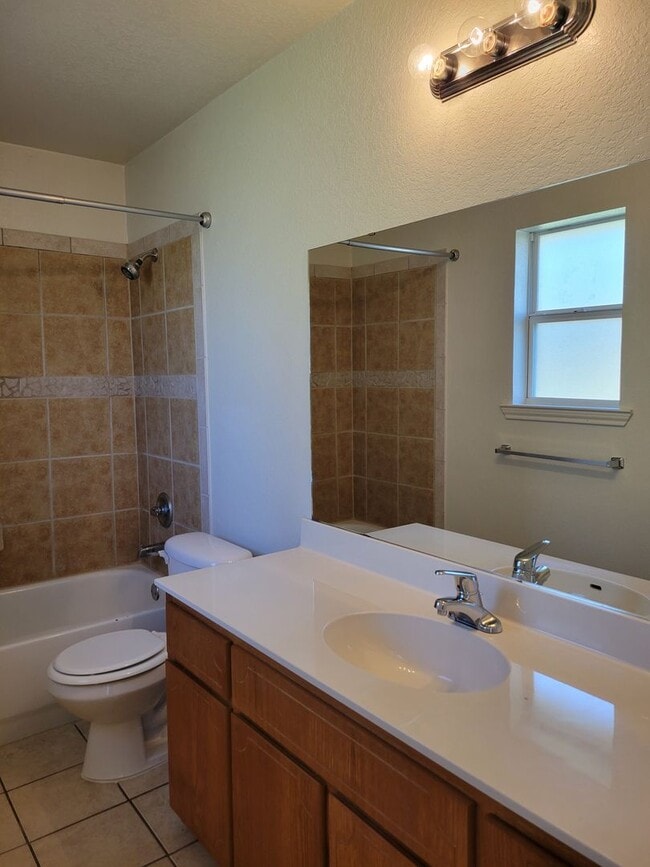 Building Photo - 404 Dale Ave