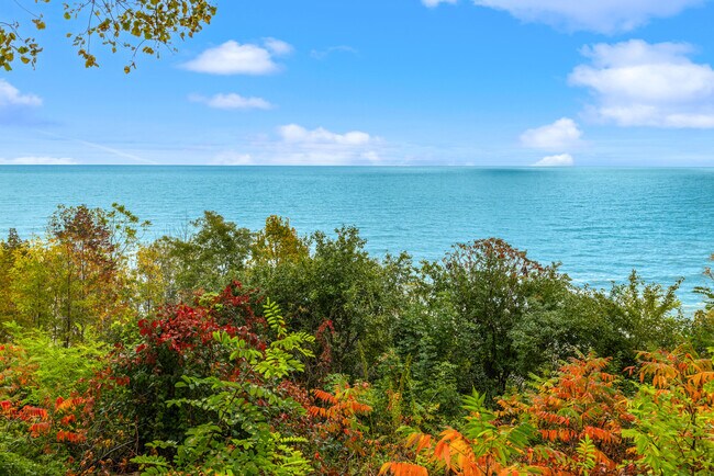 Building Photo - 10046 Sheridan Dr