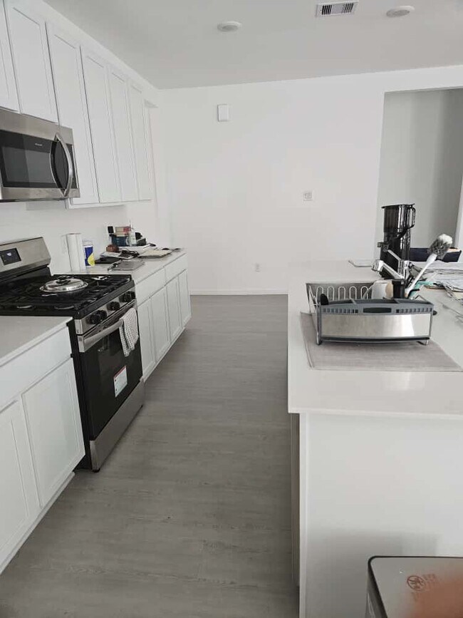 Building Photo - 26610 Coast Redwood Dr