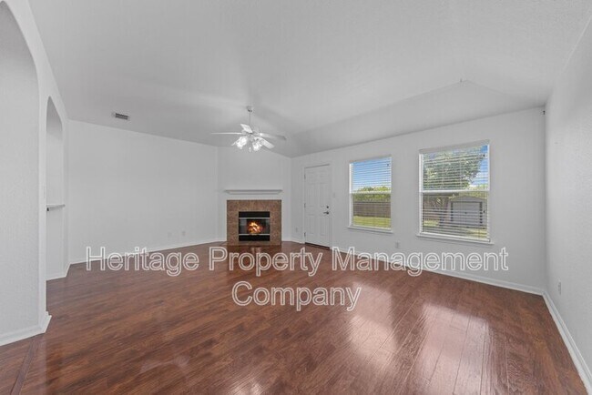 Building Photo - 9302 Mare Country