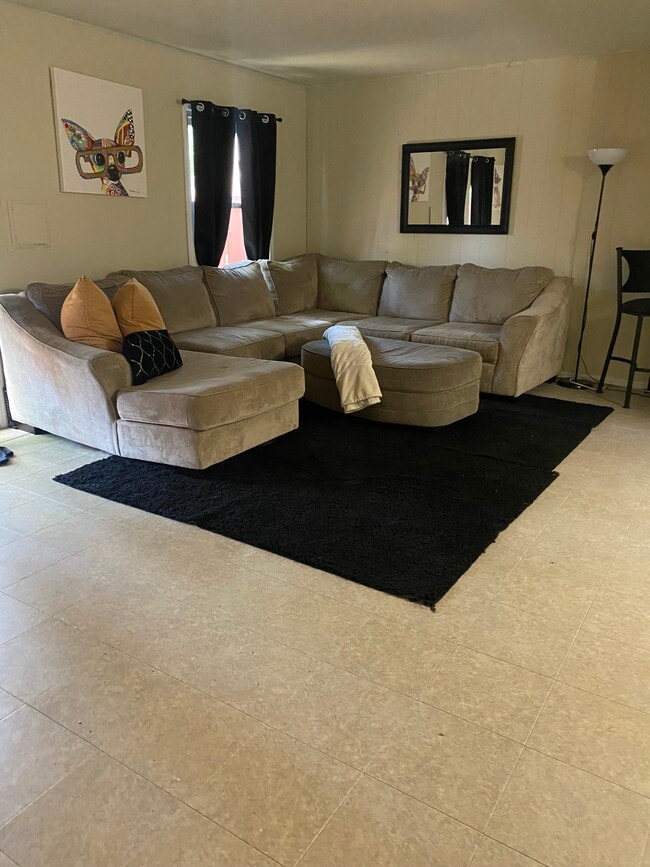 Building Photo - 458 Skokie Ln