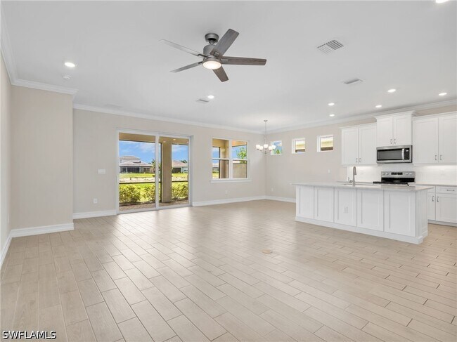 Building Photo - 28029 Sanibel Sands St