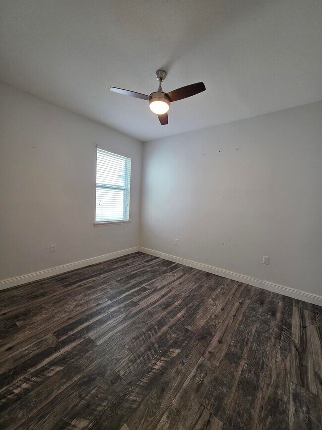 Building Photo - Gorgeous 4-Bedroom, 3-Bathroom Home in Providence