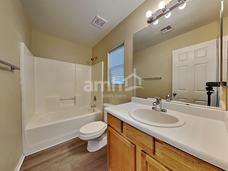 Building Photo - 2605 S Devonna Ln