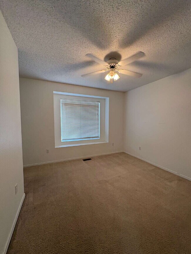Building Photo - 4 bedroom - Canoe Creek
