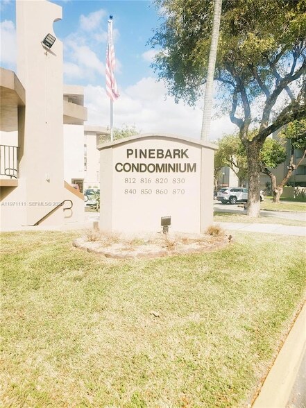 Building Photo - 830 NW 87th Ave