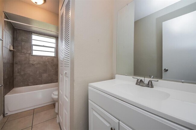 Building Photo - 211 Cobalt Dr